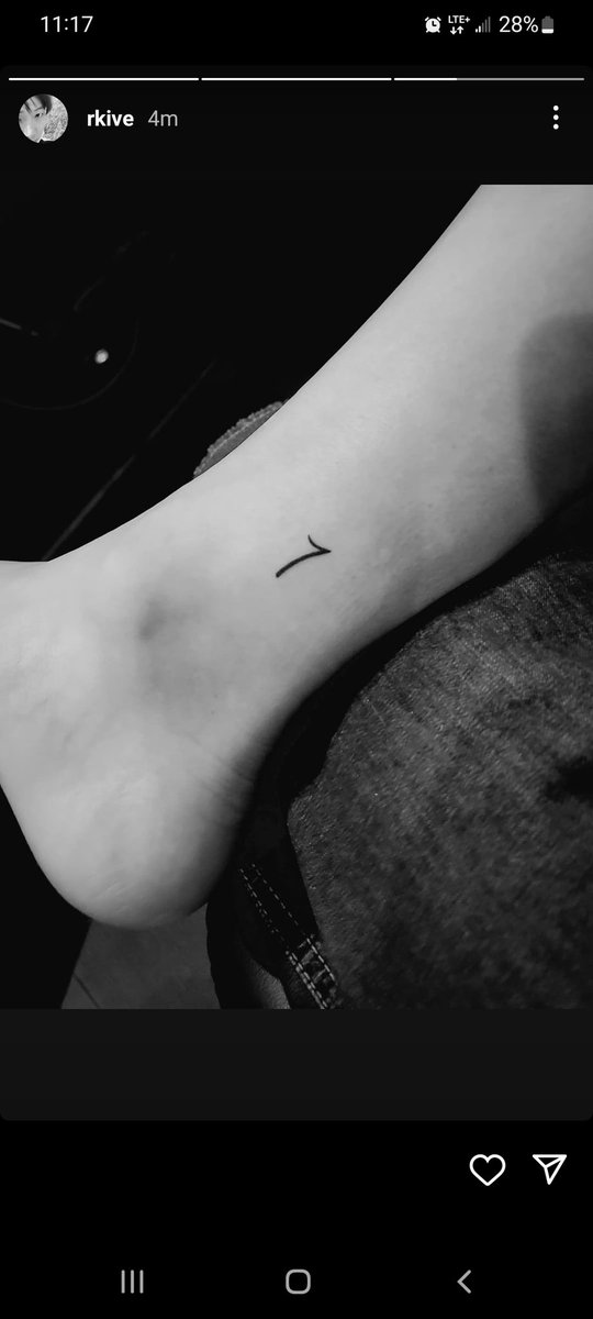 Jhobi84's tweet photo. I love a tatted man! #DaddyJoon #BTS_Proof #BTS_Proof https://t.co/vjKKYzWsF9