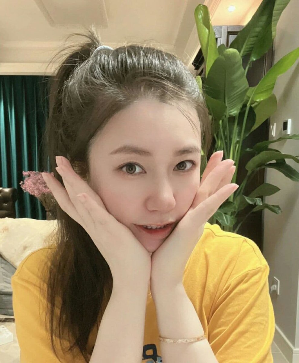 jmhb99's tweet photo. Hello! Are you buying cryptocurrency? If you want to earnmoney you can add my WhatsApp number :+852 5617 5567 https://t.co/LuLNfgOVmp