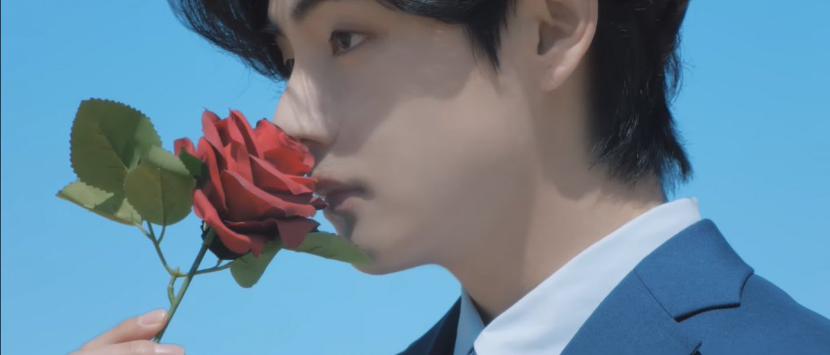 PopBase's tweet image. BTS’ Taehyung in the #YetToCome music video.