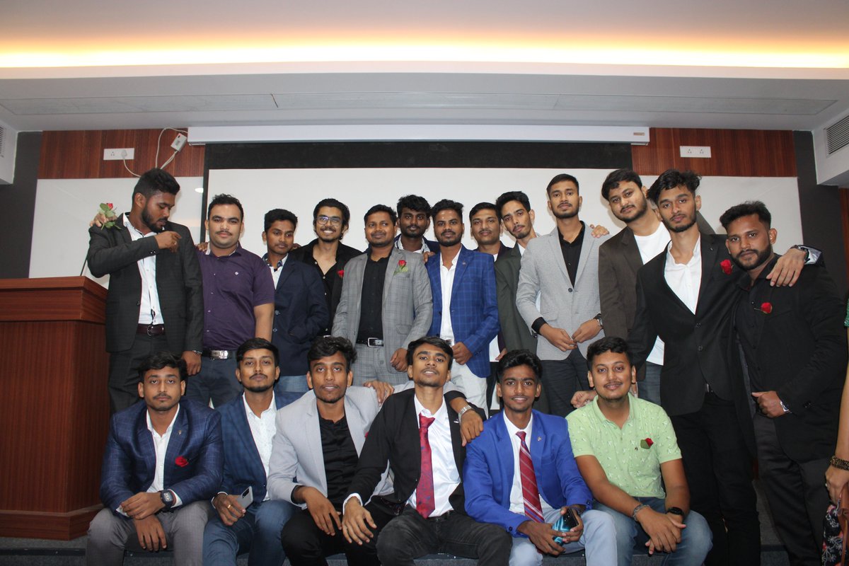 Silicontech_bbs's tweet photo. #silicontech
#sitbbsr
#sitbhubaneswar
#farewell
#farewell2022
#farewellparty
#mscdatascience
#mca
#mtech
#postgraduate https://t.co/YVL7uvvEb1