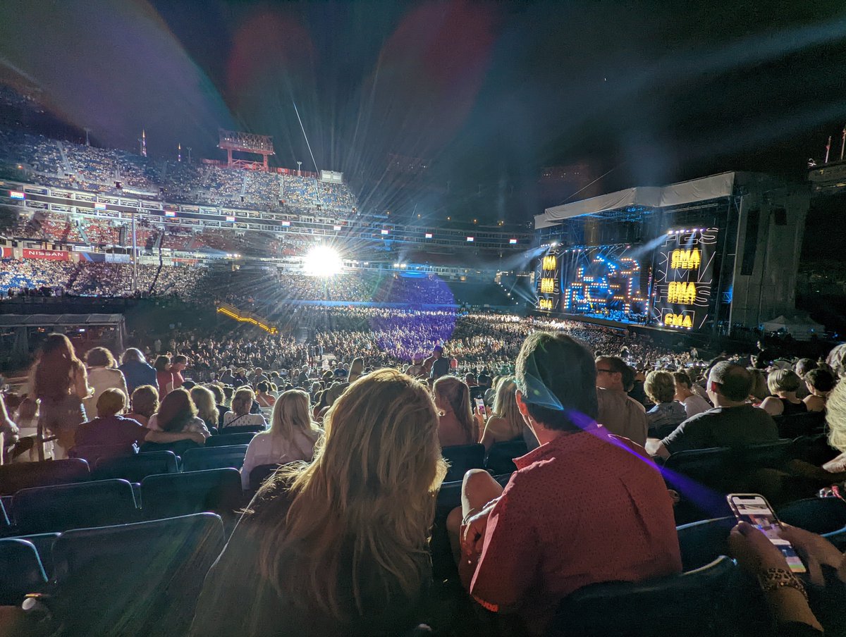 Barbie0902's tweet photo. Mother/Daughter looking for a upgrade #chevyCMA https://t.co/ahaoMNMbV6