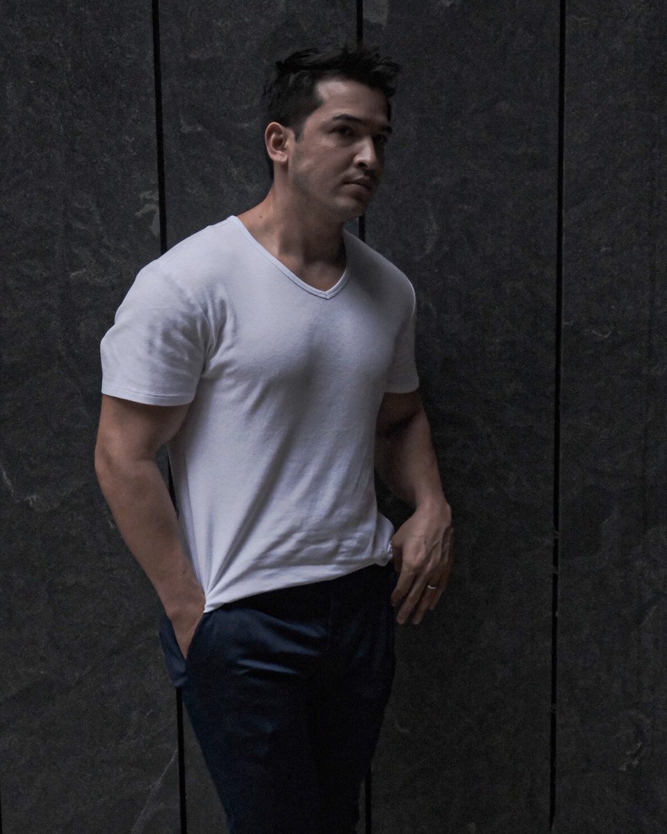 Happy Friday. 🙏🏻

Hope you guys are having an awesome week. 🙌🏻 started my day with intense workout. I can now set that aside and focus on other things. I’m out always hunting for a property… in style ofcourse 😉 see you around guys! Take care. 

__________
#menstyle #mensfashion