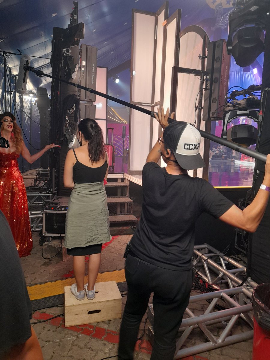 ErikaCassiano3's tweet photo. One more job successfully done #lovemyjob #SetLife #boomop
#soundutility https://t.co/PE3lNwmwzl