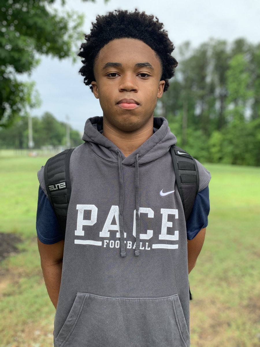 BHoward_11's tweet photo. 2024 Pace Academy (GA) RB Christian  Johnson (@_cJohnson24_).

Johnson is a big back (6-2) w/ balance &amp; vision. Johnson is a vertical runner, wasting little to no time on movements that don’t get positive yardage.

He has multiple #D1 offers.

https://t.co/JT9ZMq7okr https://t.co/klIKAeDTEz