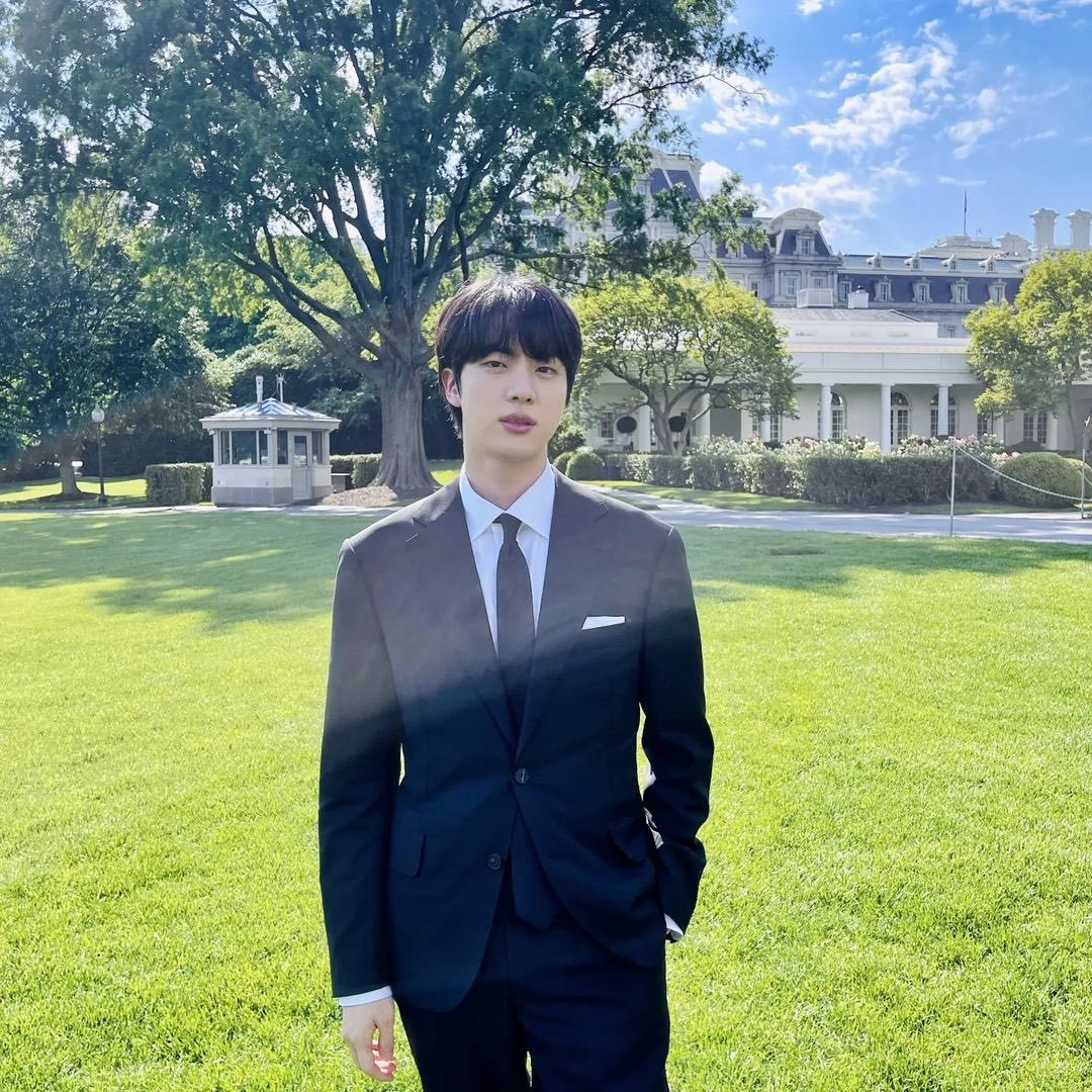 USBTSARMY's tweet photo. jin | Instagram
'BTS !! BTS !!'

https://t.co/lbjZ4zg5kp

(1/2)

#BTSARMY #Jin @BTS_twt https://t.co/6e7pJgL9q6