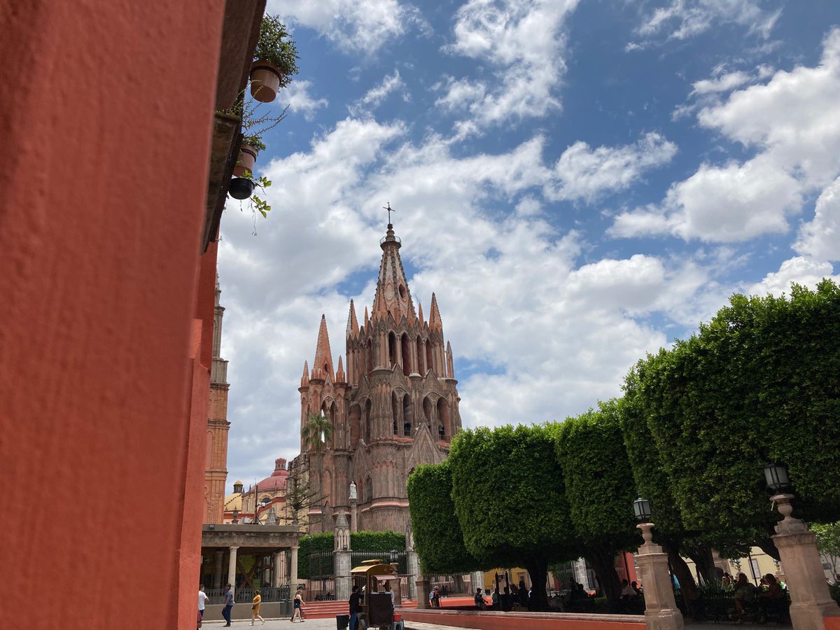 NewsSanmiguel's tweet photo. #BUENOSDIAS.- frescos y con clima perfecto para este #viernes que ya sabe a #findesema! Es por eso que vámonos por ese rico #cafe para comenzar!
#SanMiguelDeAllende https://t.co/3cnuQpNyAa