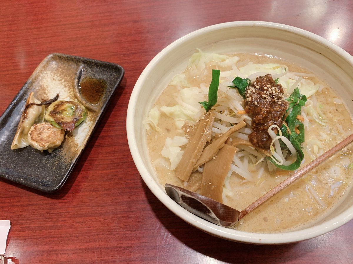 0kazaki_u_'s tweet photo. 2日目
ABCラーメン
シンプルBimi(美味)
#ABCラーメン #ラーメン #温野菜 #味噌ラーメン #餃子 #プチ餃子 #銀座 #ramenweek https://t.co/47C29fKfyj