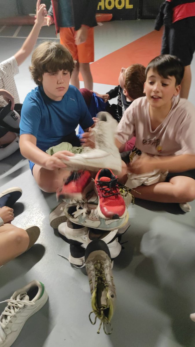 El día terminó con unos juegos antes de ir a dormir. #3CicloAuseva #SomosMaristas #MaristasEscucha