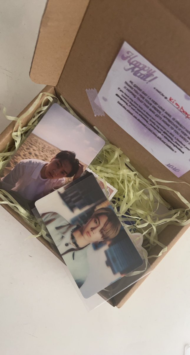 kimbapkwanie's tweet photo. #kwaniemails june 10, 2022

yey arrived safely and secured packaging ty! ty sa cute freebies 

@jongseong_17 | #jongseongfeedback https://t.co/VRSRZ5dbPK