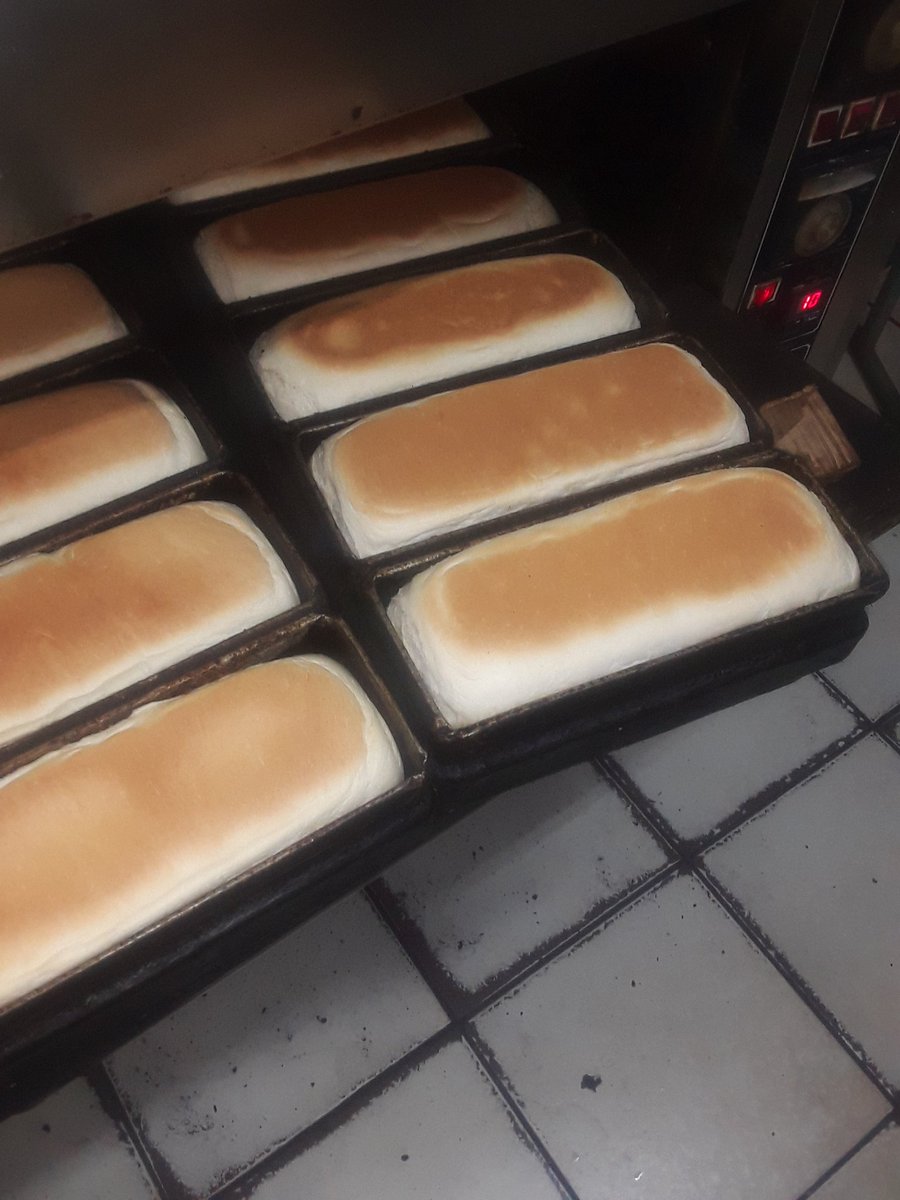 Ngithengisa ngezinkwa ukubeka ukudla eTafuleni ❤❤❤🤘