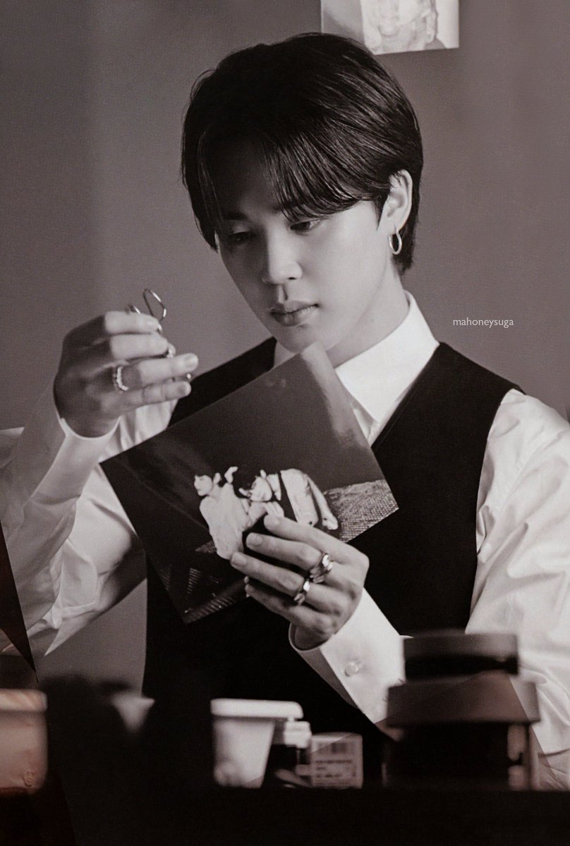 Qg_Barmys's tweet photo. Fotos exclusivas do BTS para o álbum Proof - versão Standard Edition {SCANS} [+] 

@BTS_twt #JIMIN (6/17) https://t.co/5ZYTFenO7x