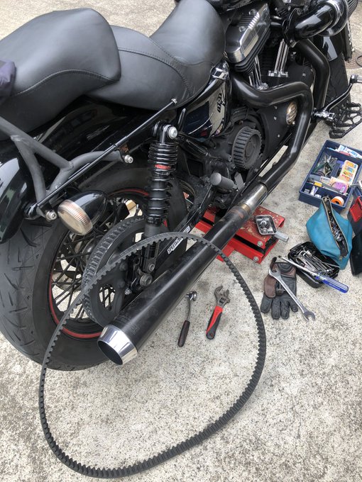 昼からせっせとベルト交換中 