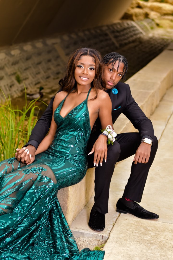LumskidsMom's tweet photo. ๐จ๐จProm Send Off..c/o 2022๐จ๐จ
๐ฅ๐ฅ๐ฅ
#prom2022
#beautifulmermaid
#emeralgreenandblack
๐ธ by ZC Photos
๐by Lavender Roe, LLC
@dejalumsden22 https://t.co/bRFzIcNSRo