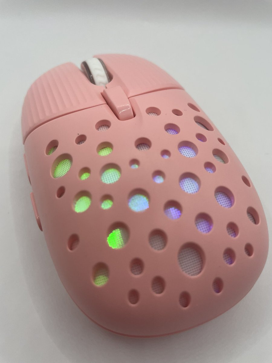 stewpedm0nk3y's tweet photo. Wireless rechargeable mouse only $39aud! #mouse #pink #rgb #wireless #chicc https://t.co/HURMZVSsJq