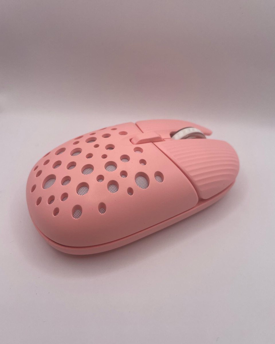 stewpedm0nk3y's tweet photo. Wireless rechargeable mouse only $39aud! #mouse #pink #rgb #wireless #chicc https://t.co/HURMZVSsJq