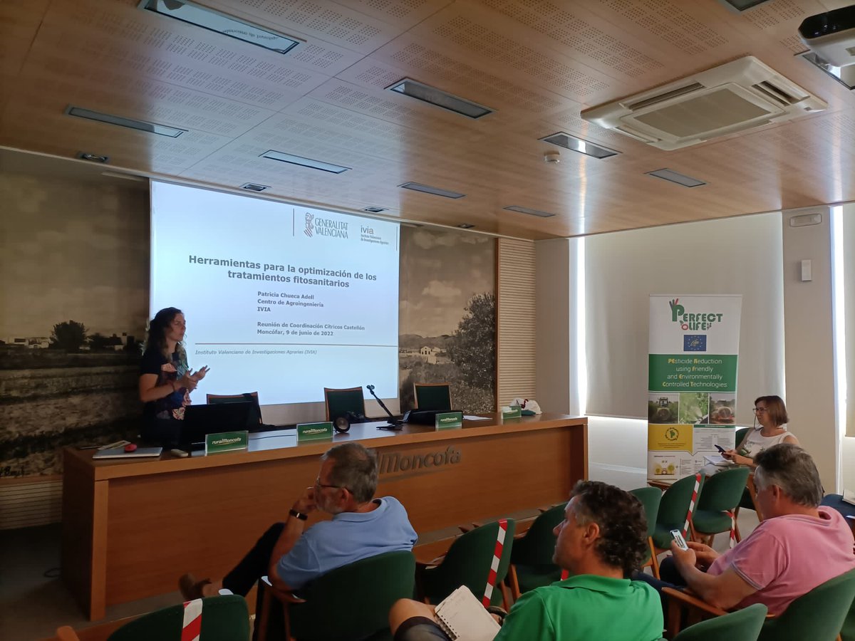 LabMecaIVIA's tweet photo. Ayer la Dra. Patricia Chueca asistió a la reunión de técnicos de cítricos de @CoopsAgroCV centrada en el control del cotonet para explicar las “Herramientas para la optimización de los tratamientos fitosanitarios” entre estas, #CitrusVol @PerfectLife_EU https://t.co/cHILdMXZR9