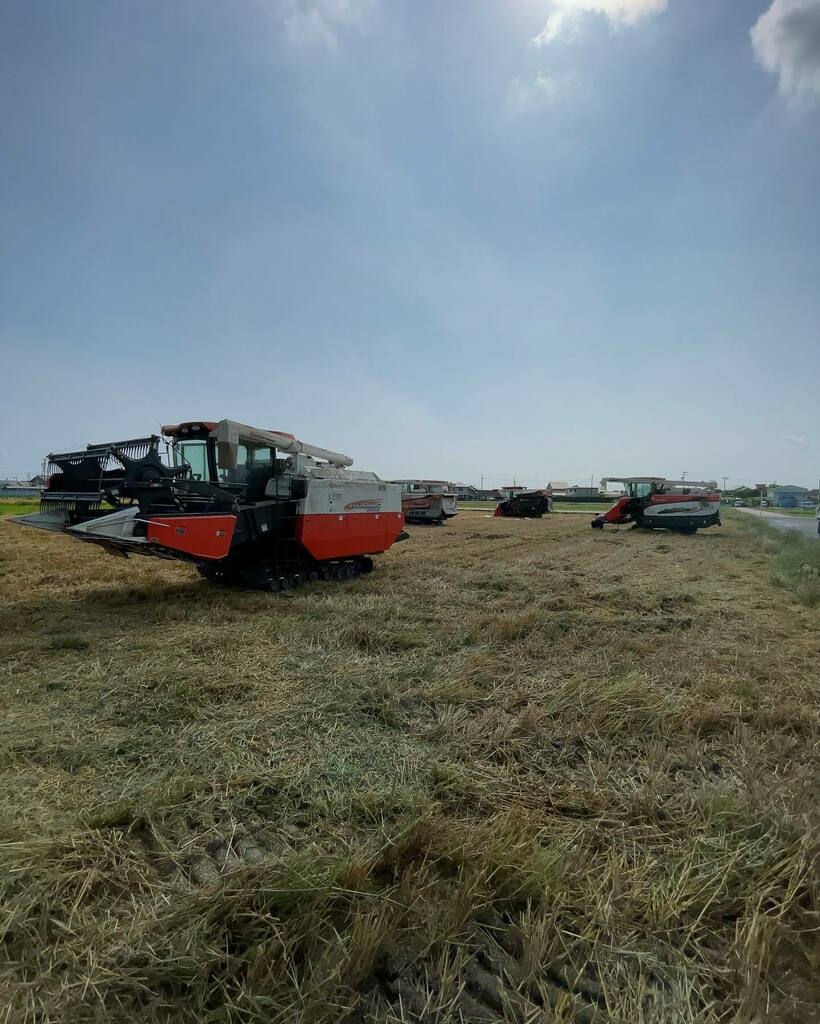 麦刈80ha終了！

#農業 #稲作 #大豆 #小麦 #お米 #田んぼ #畑 #田舎 #農業機械 #トラクター #コンバイン #ドローン  #無人ヘリ #自動操舵 #クボタ #イセキ #ヤンマー #topcon  #trimble #agribusnavi #gadget #apple大好き