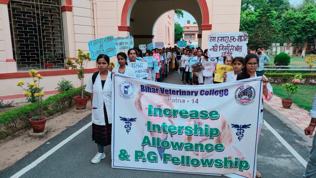 5th day.... Strike is on..
#IncreaseInternshipAllowance 
#BVC_On_Strike
#IncreasePgFellowship
@Nitishkumar
<a href="/saravanakr_n/">N Saravana Kumar IAS</a>
<a href="/tarkishorepd/">Tarkishore Prasad</a>
<a href="/ZeeBiharNews/">Zee Bihar Jharkhand</a>
<a href="/presidentVCI/">Dr. Umesh C Sharma</a>
<a href="/nitishkrishna8/">Dr Nitish Bharadwaj</a>
@AnimalBihar
<a href="/PRupala/">Parshottam Rupala</a>
<a href="/drsanjeevbalyan/">Dr. Sanjeev Balyan</a>
@min_fahd
<a href="/CMOBihar1/">Additional District magistrate</a>