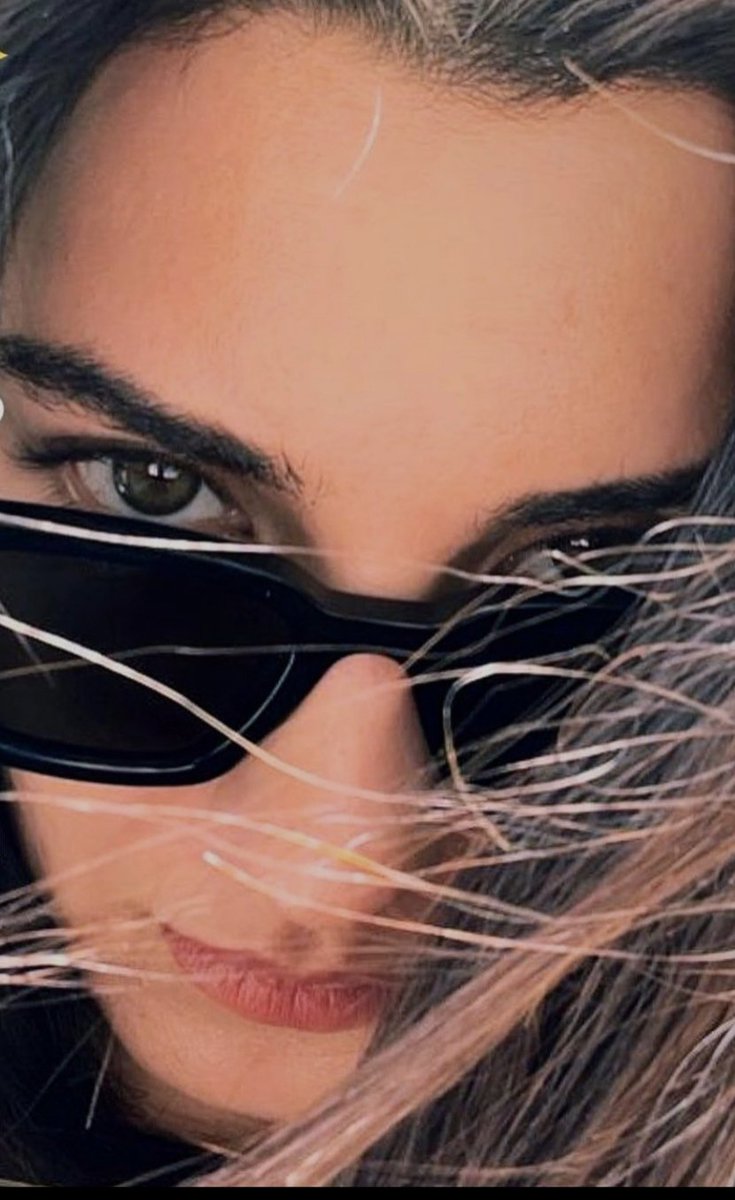 GiuseppOcchi's tweet photo. I fell in love with you without kissing you and without seeing you every day, because love can happen in different ways.

#TubaBüyüküstün my heaven https://t.co/QTpJS3tYEM