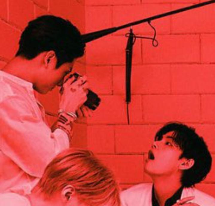twt_ot7_'s tweet photo. @Jimjimuwu Кому как, а мне нужна эта фотка https://t.co/E5mu0X2XJf