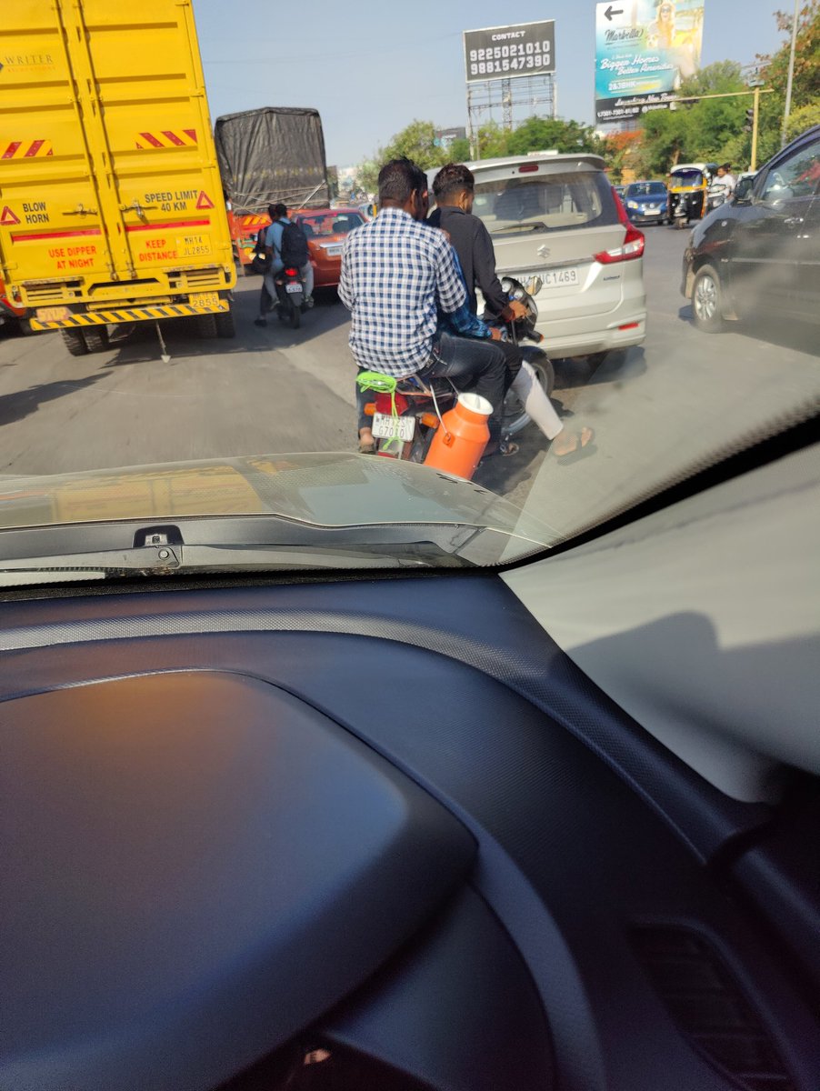samy_9006's tweet photo. Today between 8:30-9:00 AM @PuneCityPolice
I became part of road rage with my mom in the car. I kept my cool &amp; didn't react or open the car when this guy stopped me and started hitting mirrors. Had to take my phone out to capture atleast the traffic violations he was doing. https://t.co/epBmU5zSPX