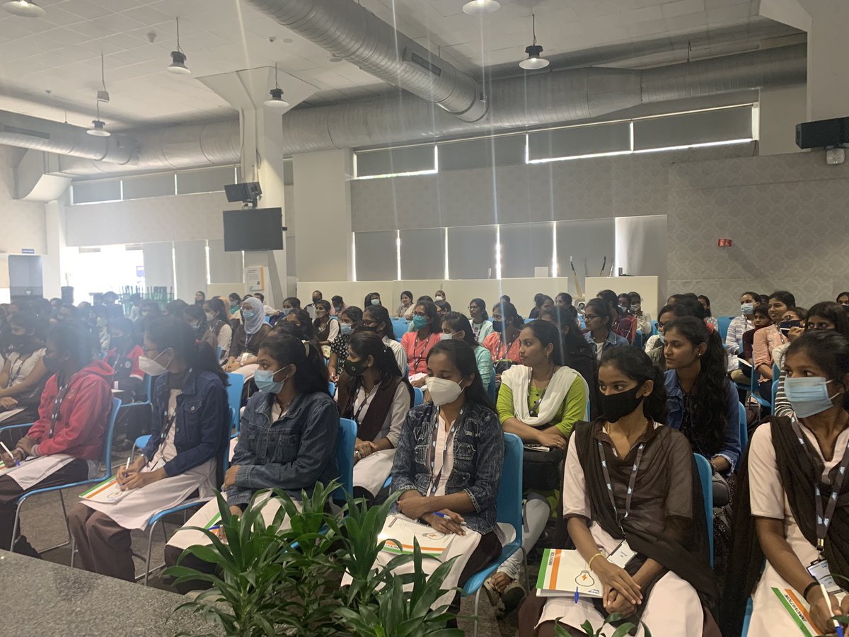 GunjanCPatel's tweet photo. #SAPPurposeSummit
Raksha Agrawal (@raksha19d) Head of Talent Attaction, @SAP 🇮🇳 engaged with women engineering students under #TechSaksham program on #CareerPathways and opportunity in IT ecosystem.
#sap4good #CodeUnnati https://t.co/v9vWiHTOzZ