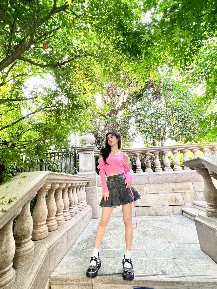 corazon_jy's tweet photo. 220610 쥐징이 웨이보 업데이트 
‘좋은 날씨 한번 저장🖼’
#쥐징이 #鞠婧祎 #JuJingyi https://t.co/8IYunBsJ1Q