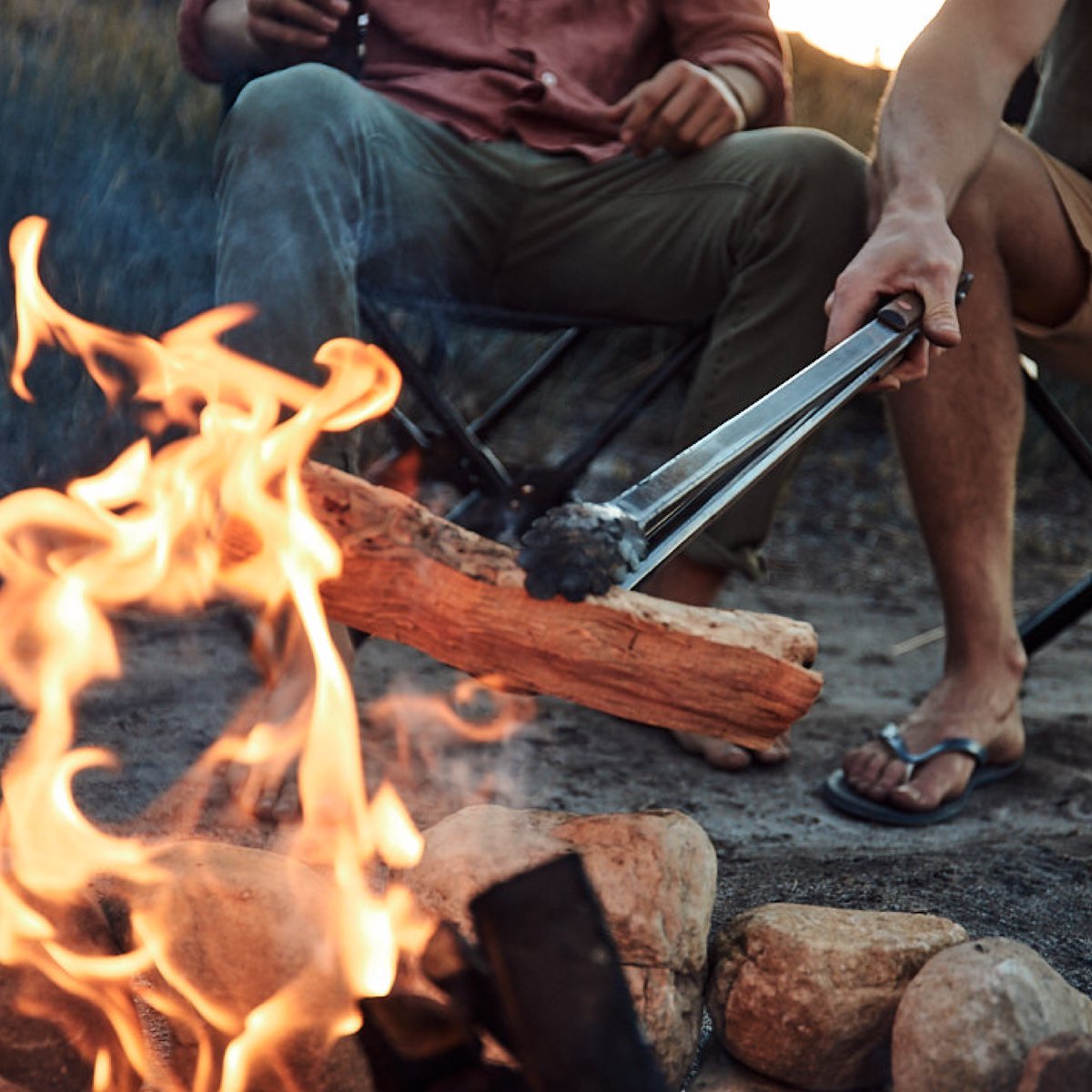 CapeMadeMark's tweet image. It’s Father’s Day on Sunday 19 June 🎁

If your dad loves braaing, we can highly recommend this 80cm braai tong from donkeylongtong.com. Made from food grade stainless steel, hand crafted in Cape Town, designed to last a life time. 

#capemademark #capemade #madeinthecape