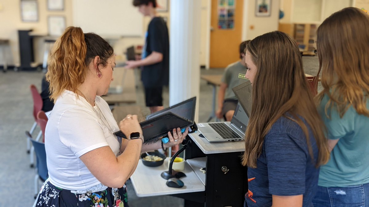 Oak Knoll Middle School tweet media