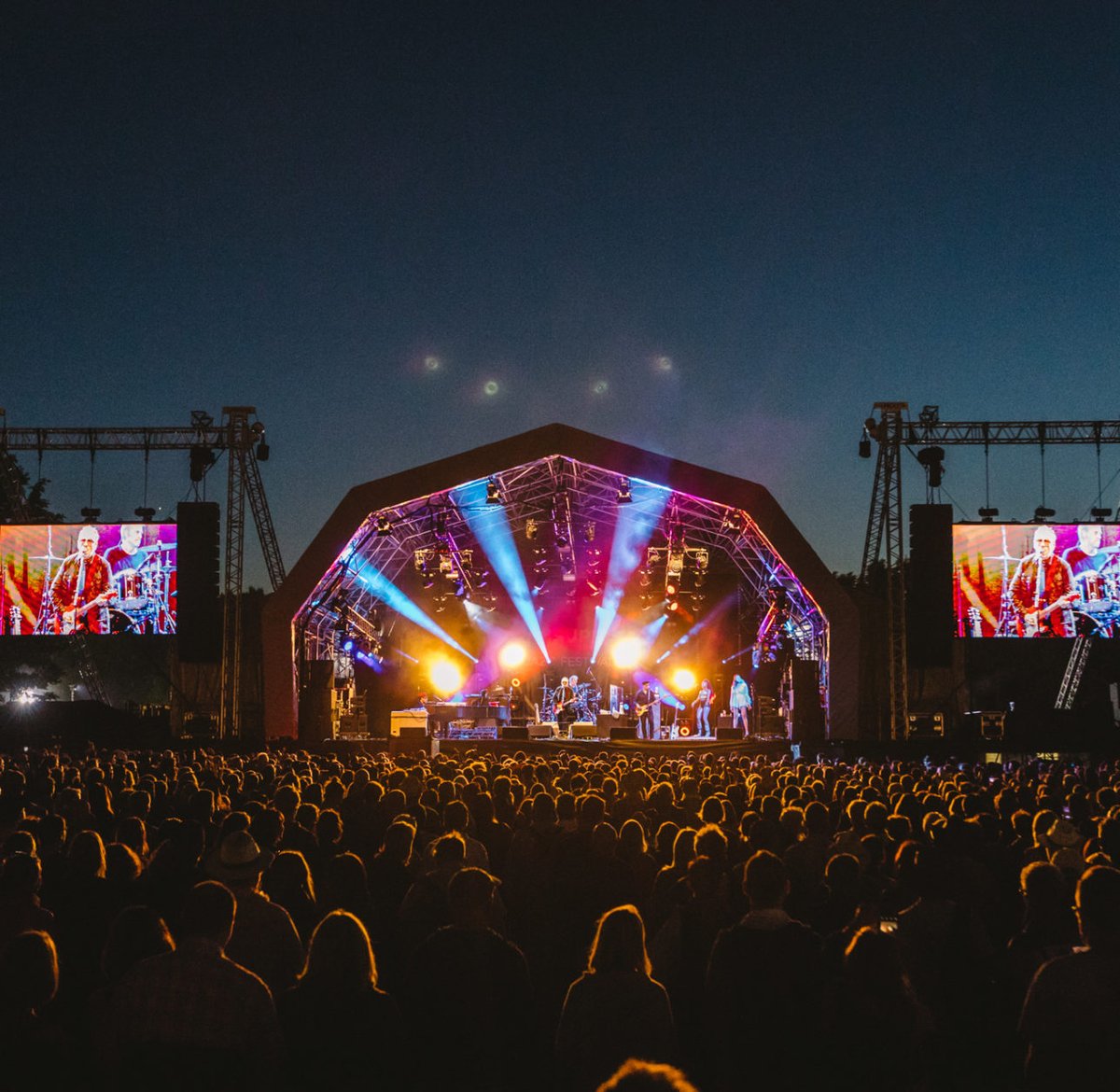 nobaeventwifi's tweet photo. Noba are proud to have been selected as the #connectivity partner for @WeAreULive 2022 festivals. 

@KiteFSTVL kicks off the season this weekend so, good luck to all onsite for a great first event.

https://t.co/e4vLjH6poK

#wifi #eventtech #kitefestival #eventprofs https://t.co/U2M2VVGMWH