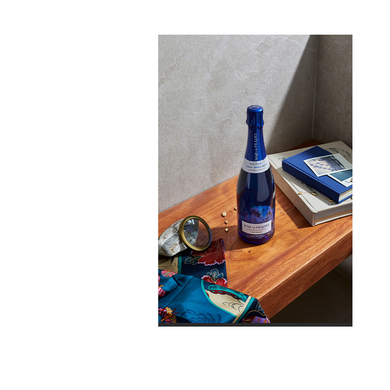 Riqueza e intensidad aromática 🥂

El primer espumoso elaborado 100% con Albariño por el método tradicional Champenoise. 
Sabroso, cremoso y fresco, así es nuestro Brut Nature.

#MardeFrades #Albariño #DoriasBaixas #BrutNature