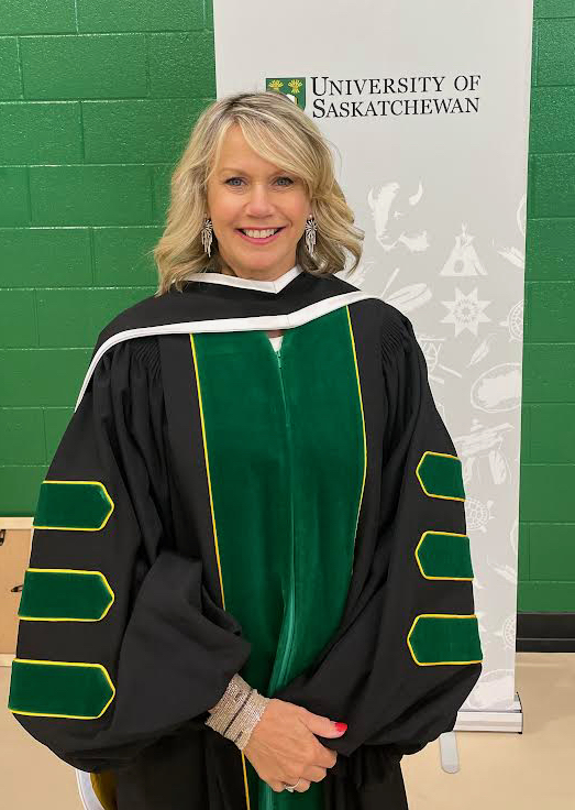 OrmistonOnline's tweet image. Honoured to receive Doctor of Letters D. Litt. from University of Saskatchewan; especially poignant from my home province. Good Luck to all the graduates! #usaskclassof2022
@Usask @UsaskPresOffice @CBCNews 
vibby.com/v/71gp7s1H7p
