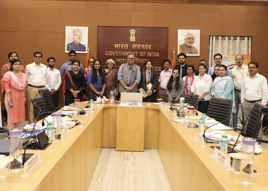 MLJ_GoI's tweet photo. Day 2 of National Consultation for Vision@2047 on Indian Judicial System.

Think Tanks participated to discuss #JusticeforAll: Developing a Speedy, Affordable &amp; Technology-Enabled Citizen-Centric Doorstep Justice Delivery System.

#AzadiKaAmritMahotsav @mygovindia https://t.co/LcbjY5Ncy3