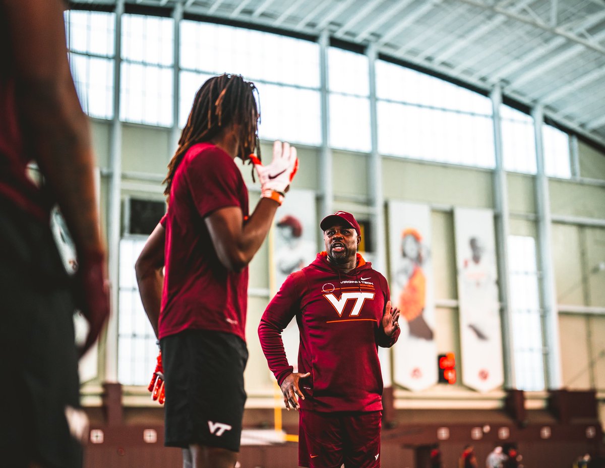 Your backpedal and transition form should resemble your running form. Keep your elbows tight to your body and come out of breaks like you would come out of blocks or start a 40 yard dash. Your arm control is essential to maintaining balance and precision in all transitions. #Ap2w