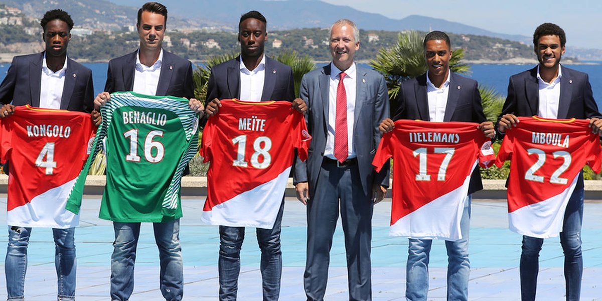 ASMOutOfContext's tweet image. Le mercato a ouvert ses portes aujourd'hui.

C'est cadeau !