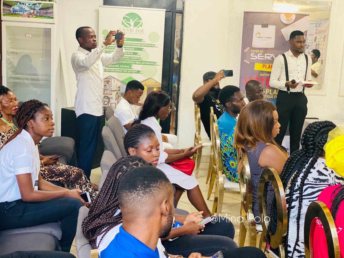 Tjat20's tweet photo. 🔺🔺 Première Journée du C𝐄𝐈𝐂𝐀𝐂(  Causeries éducatives avec les influenceuse de la cosmétique Bio d’Afrique et du Cameroun) à la Vie Zoe MAKEPE 

    ▪️Une initiative mise sur pieds dans le but de valoriser la femme 

#CEICAC #retour_au_naturel #TjatMag https://t.co/2smMhaK9Fu