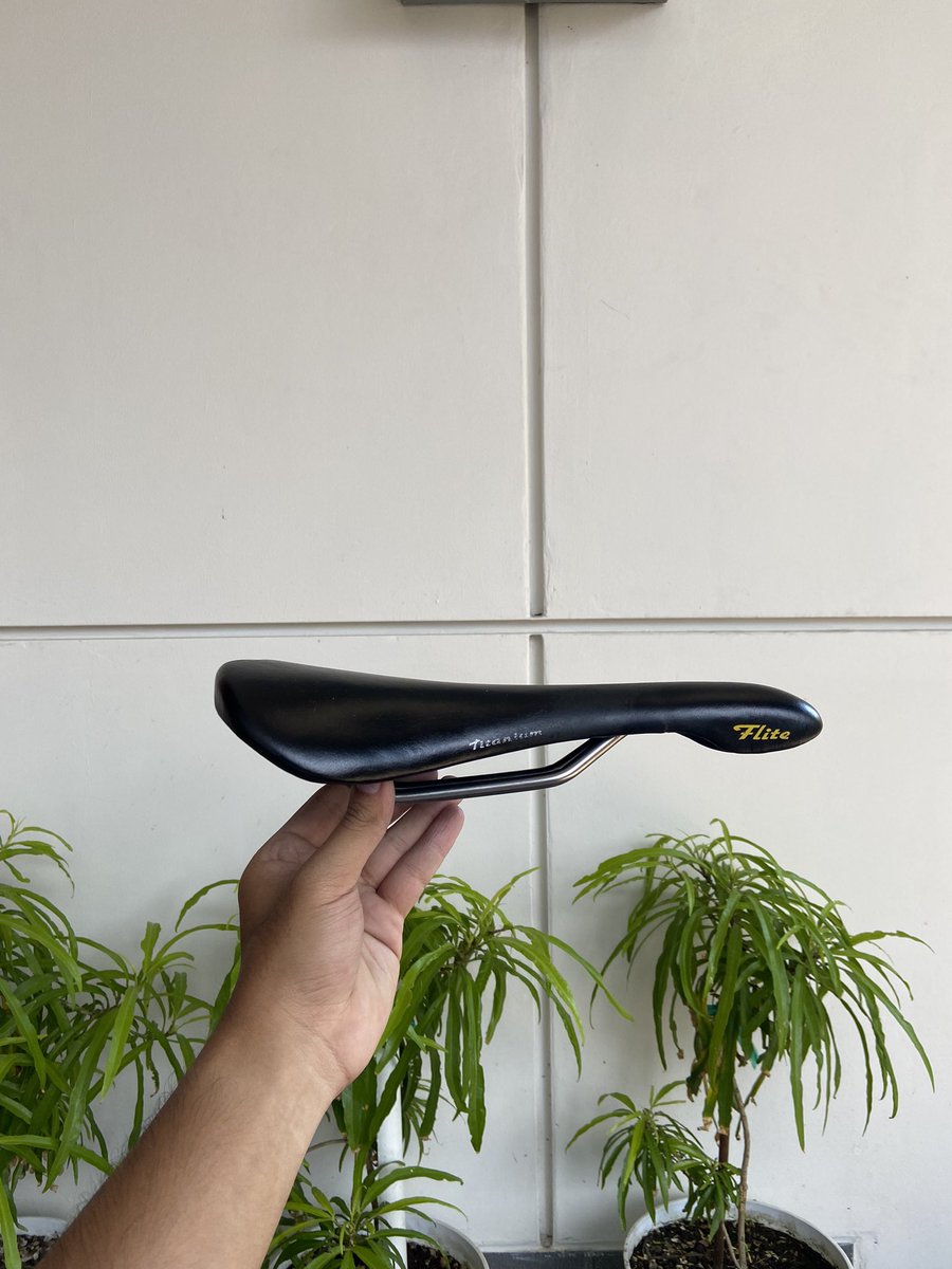 WTS #fnfjb 
Selle Italia Flite Titanium
(used) no sobek, no retrim
1.350 free ongkir
COD Bandung.
WA 087737543068