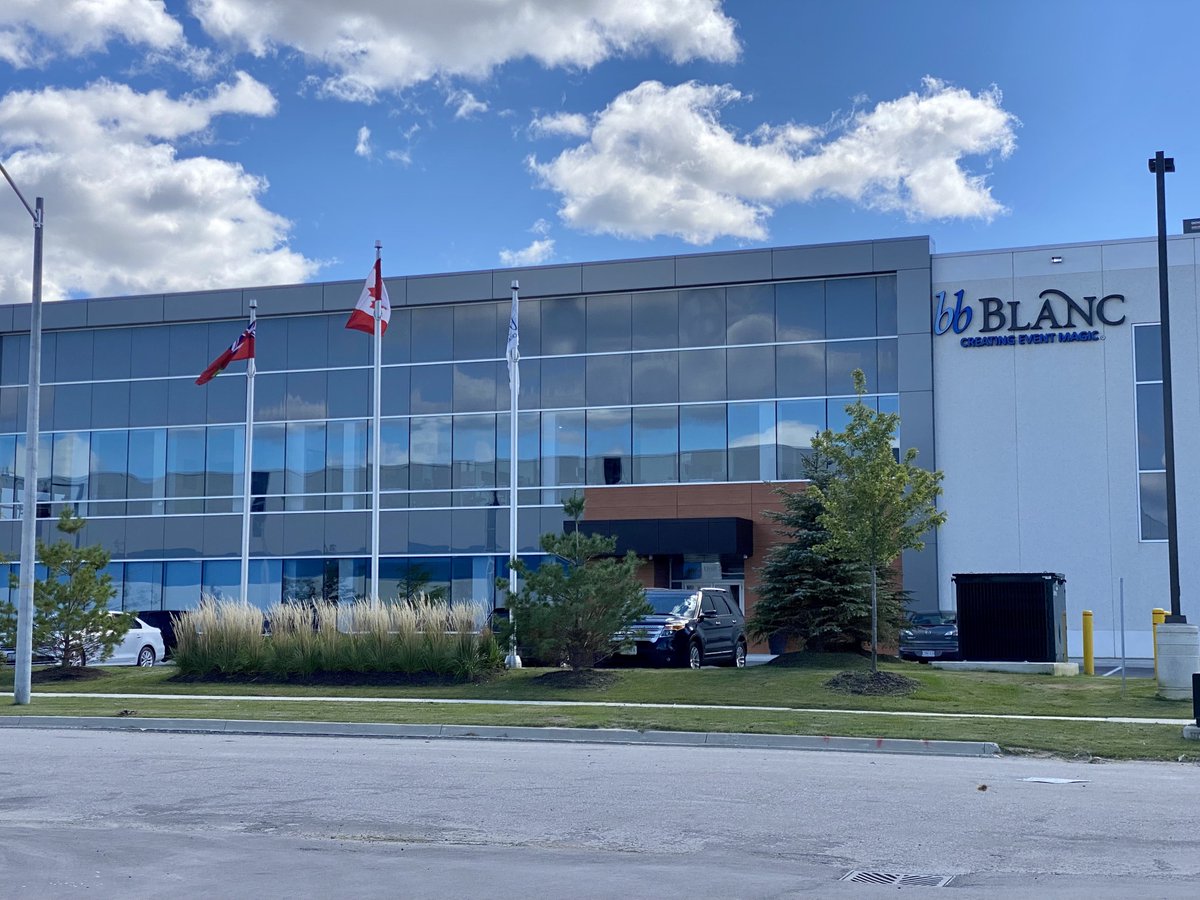 bbBlanc_Events's tweet photo. #FunFactFriday
Did you know? #bbBlanc is Canadian owned & operated
Founded in 2008 we continue to stay true to our Canadian roots. We are patient, kind, & look forward to doing business with you.
Learn more about us here: https://t.co/wENPjCfkop
#CreatingEventMagic #AV https://t.co/hfTdIqKrAL