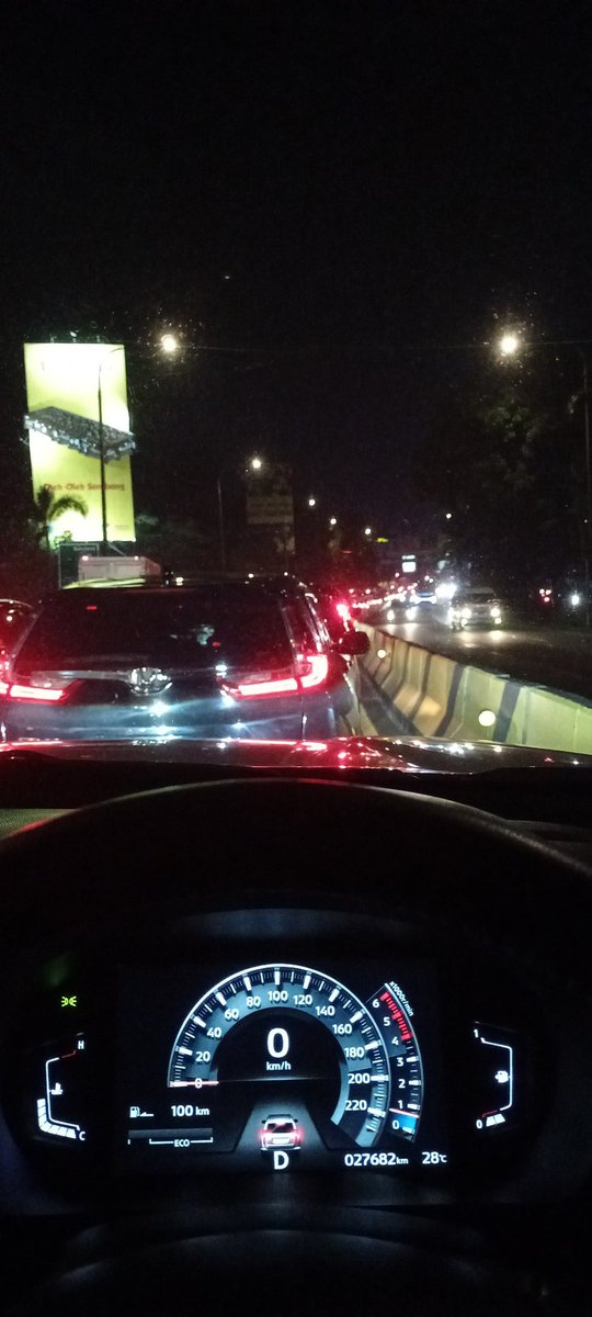 Gus30104309's tweet photo. Msih bergelut dengan kmacetan... https://t.co/9nPQJBMUdh