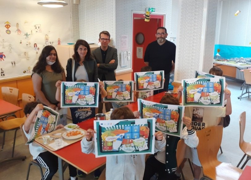 samiabadat's tweet photo. A l'école des #BellesFeuilles pour les animations mises en place par la Caisse des écoles @CDE_16 @mairiedu16
dans le cadre du programme #Agrimer
#alimentationdurable #alimentationsante #FranceAgrimer https://t.co/3LTqfdQZuQ