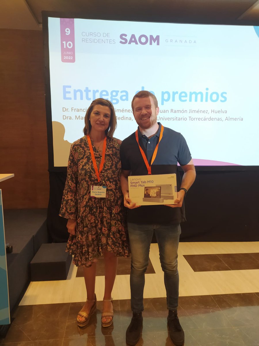 saom_oncologia's tweet photo. 🏅 Llegamos al tramo final de #MIRSAOM22 con uno de los momentos más esperados: ¡la entrega de #premios! 

🥁 Los ganadores son:
🗣️Mejor presentación: Dr. Javier Requena 
@HospitalJaen
 
🗣️Mejor caso clínico: Dr. Carlos Palacín, @oncologiajerez1 

¡Enhorabuena a los dos! 👏 https://t.co/MNeTNdz2ai