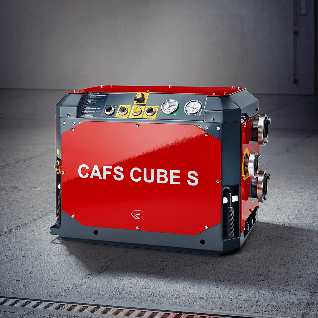 RosenbauerUK's tweet photo. Green machine! Discover our environmentally friendly and super compact RFC CAFS S water-driven extinguishing system. Designed to be retro-fitted to appliances of any age with a water pump. https://t.co/efjvju8L0w #rosenbaueruk #compressedairfoam #foamsystem #firefighting https://t.co/FvvrNzKGfF