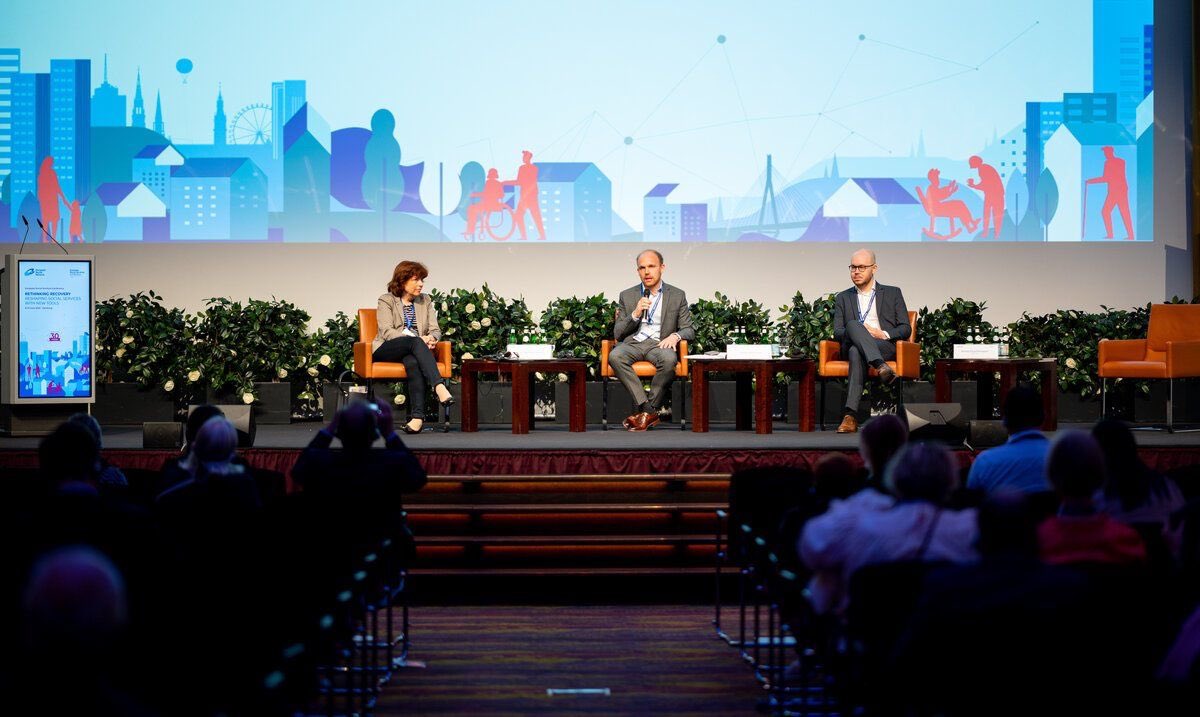 It was a great pleasure to discuss the promotion of Personal and Household Services with Ruth Weckenmann (<a href="/Bundesagentur/">Bundesagentur für Arbeit</a>) and @JnsFlchtmnn  (<a href="/OECD/">OECD ➡️ Better Policies for Better Lives</a>) during a workshop at the #ESSC2022 of <a href="/ESNsocial/">European Social Network</a> in Hamburg.