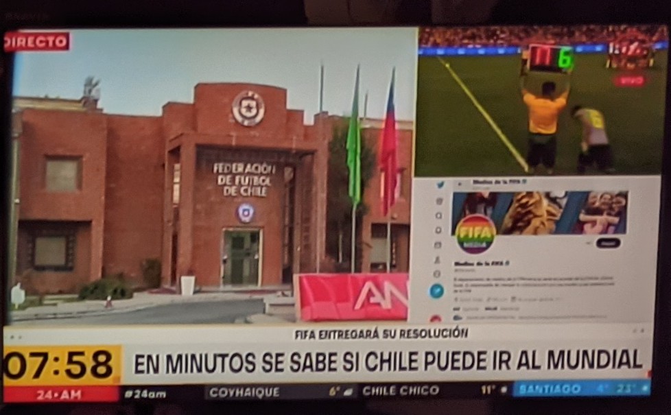 SatanasElDiablo's tweet photo. - "¿Te puedo copiar la tarea?"

- "Bueno, pero cámbiale algo para que no se note"

cc @Televisivamente https://t.co/cly5dcjNjQ