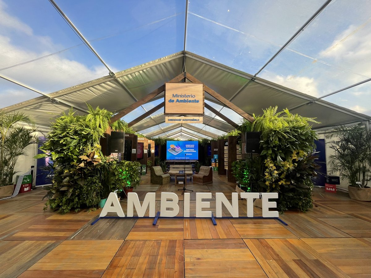 MAmbienteuy's tweet photo. ➡️ #AHORA todo pronto para comenzar la #ExpoUruguaySostenible 2022 🌿 un espacio de encuentro responsable con el ambiente.✊🏽

⏰ 10:00 a 19:00 hs
🗓 10 al 12 de junio
📍 Velódromo Municipal entrada por Ricaldoni
🎟 Acceso gratuito

Visítanos! 💚 https://t.co/EFUBrIglBQ