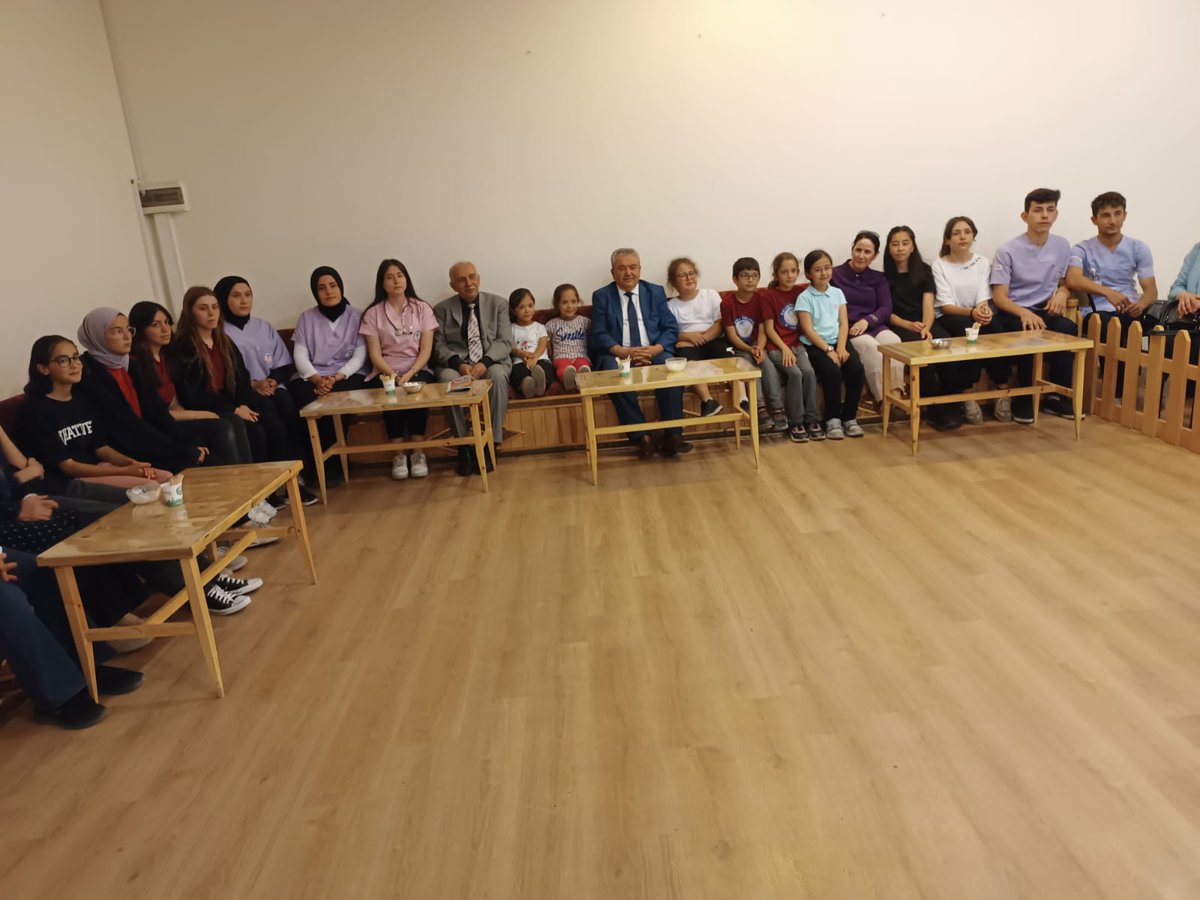 Temel Eğitimde 10000 Okul Projesi kapsamında Yahya Kemal ve M.Sönmez MTAL, Altnova Ortaokulu, Turgut Özal Ort. ve Saray İlkokulu işbirliği ile Pursaklar Belediyesi Dede Torun Lokalindeyiz.
<a href="/mustafakilicgil/">Mustafa Kılıçgil</a> <a href="/PursaklarMem/">Pursaklar İlçe Millî Eğitim Müdürlüğü</a>