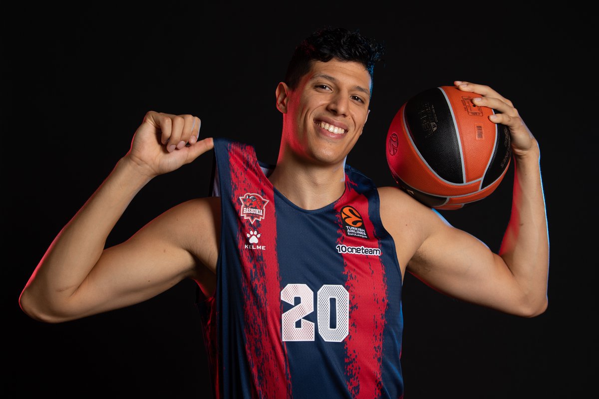 🚨 SORTEO FINAL DE TEMPORADA 🚨

👉 Haz RT
👉 Síguenos 
👉 ¿Con qué jugador quieres personalizar la camiseta?

¡Participa y podrás ganar una camiseta baskonista! 🔵🔴
