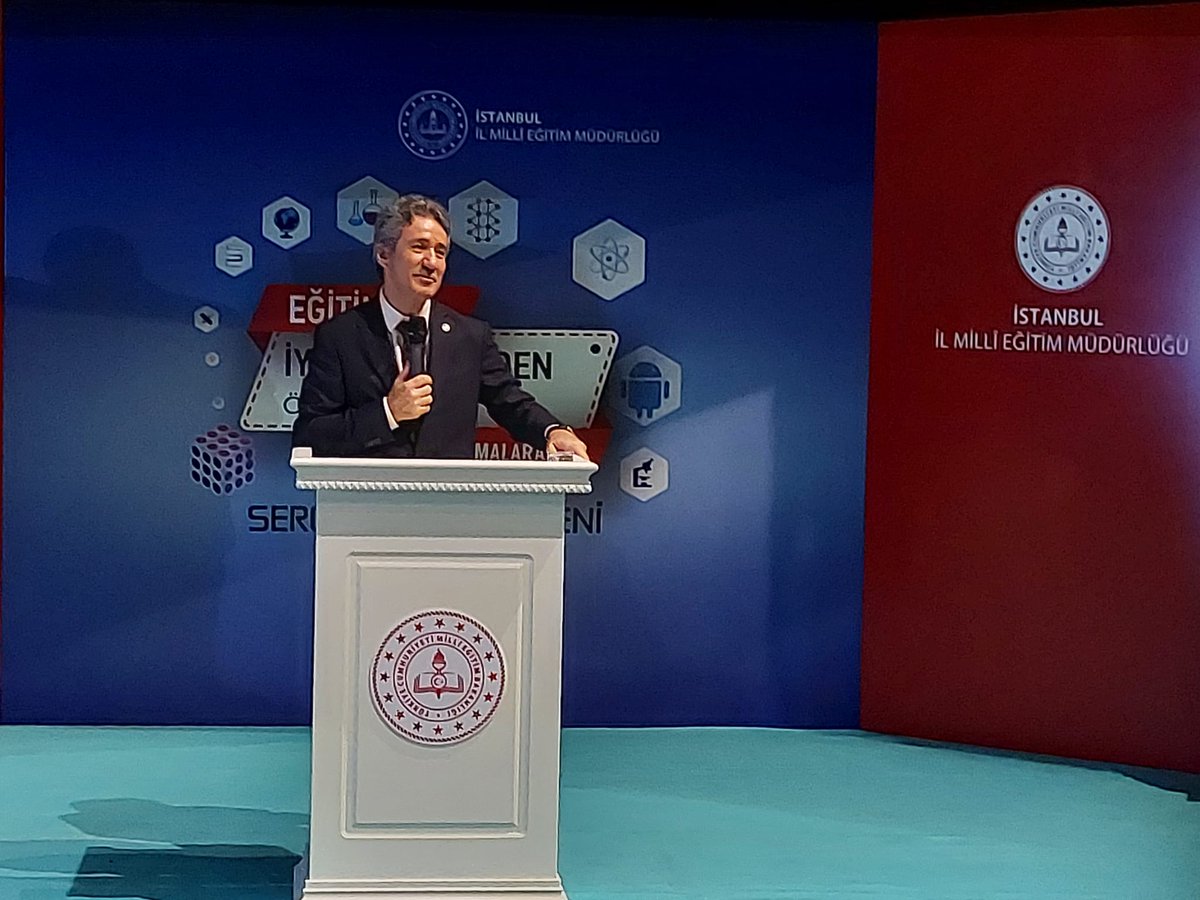 ♦️İl Millî Eğitim Müdürümüz Sayın Levent Yazıcı "Eğitimde İyi Örneklerden Özgün Uygulamalara Proje Sergisi ve Ödül Töreni" açılış konuşmalarını gerçekleştiriyorlar.

#özgünuygulamalaristanbul 

<a href="/tcmeb/">Millî Eğitim Bakanlığı</a> <a href="/memleventyazici/">Levent Yazıcı</a>