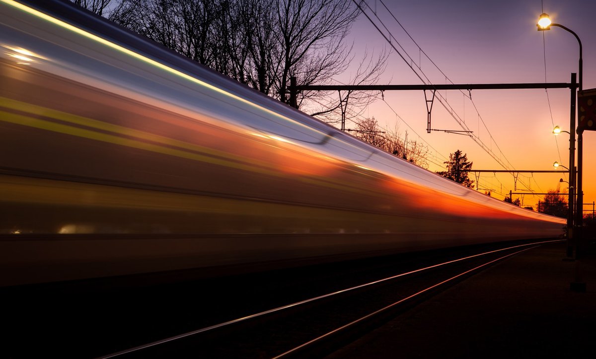 EU4Space's tweet photo. All aboard to a safer, cleaner and more #efficient #rail network! Learn how #EUSPA funded @theclugproject uses #GNSS &amp; #EGNOS to improve #train travel:
🔗https://t.co/LRcQ7pGoXd https://t.co/cCKgFbMqSf