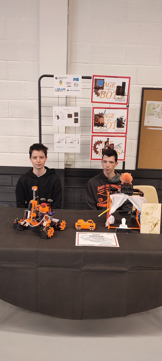 Aujourd'hui le club robotronik est en représentation au salon Exposcience Occitanie de Toulouse organisé par le #cirasti